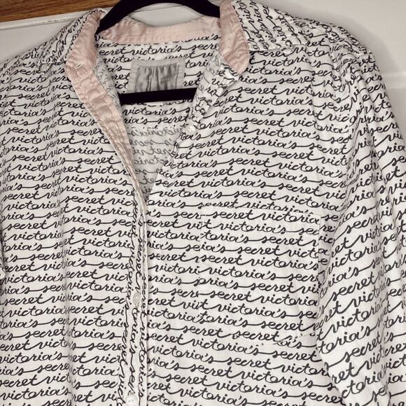 VICTORIA’S Secret All-Over Logo Pajama Set - Picture 2 of 15